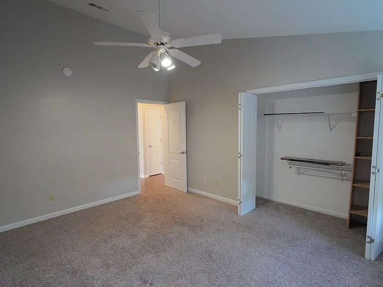 1908 Wagon Wheel Cir E — Photo 25