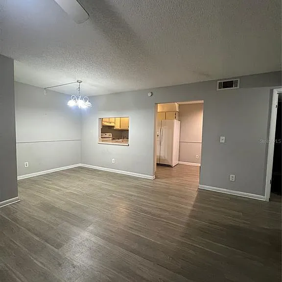1512 S Pine Ridge Cir — Photo 3