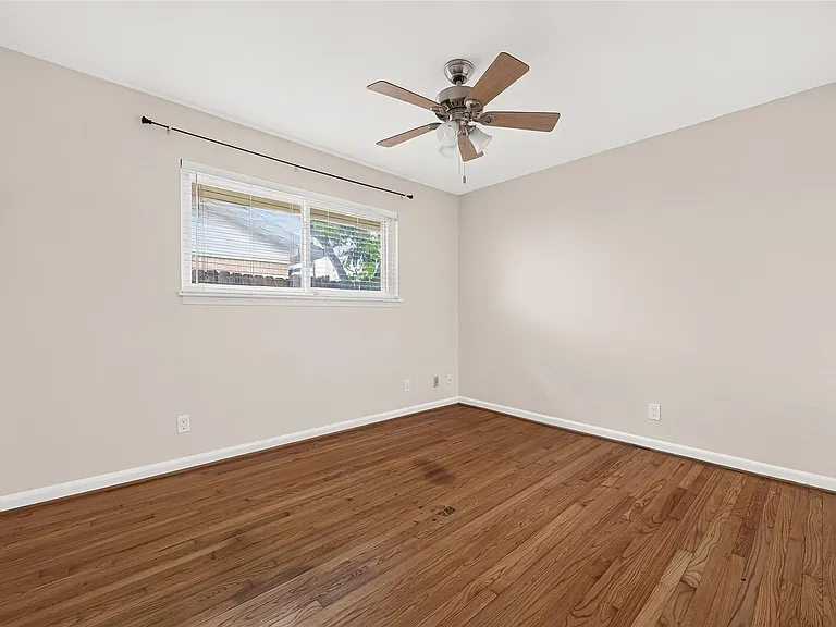 4002 Mischire Dr — Photo 37