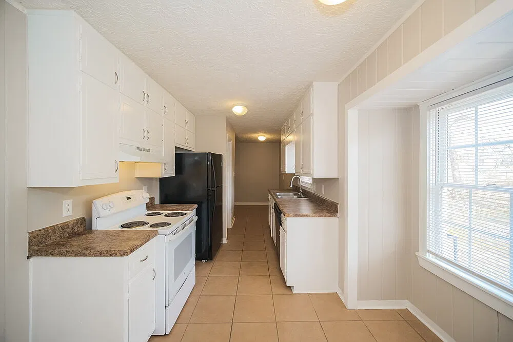 4 bed, 2.0 bath, 1450 sqft, $1,640 — Photo 3