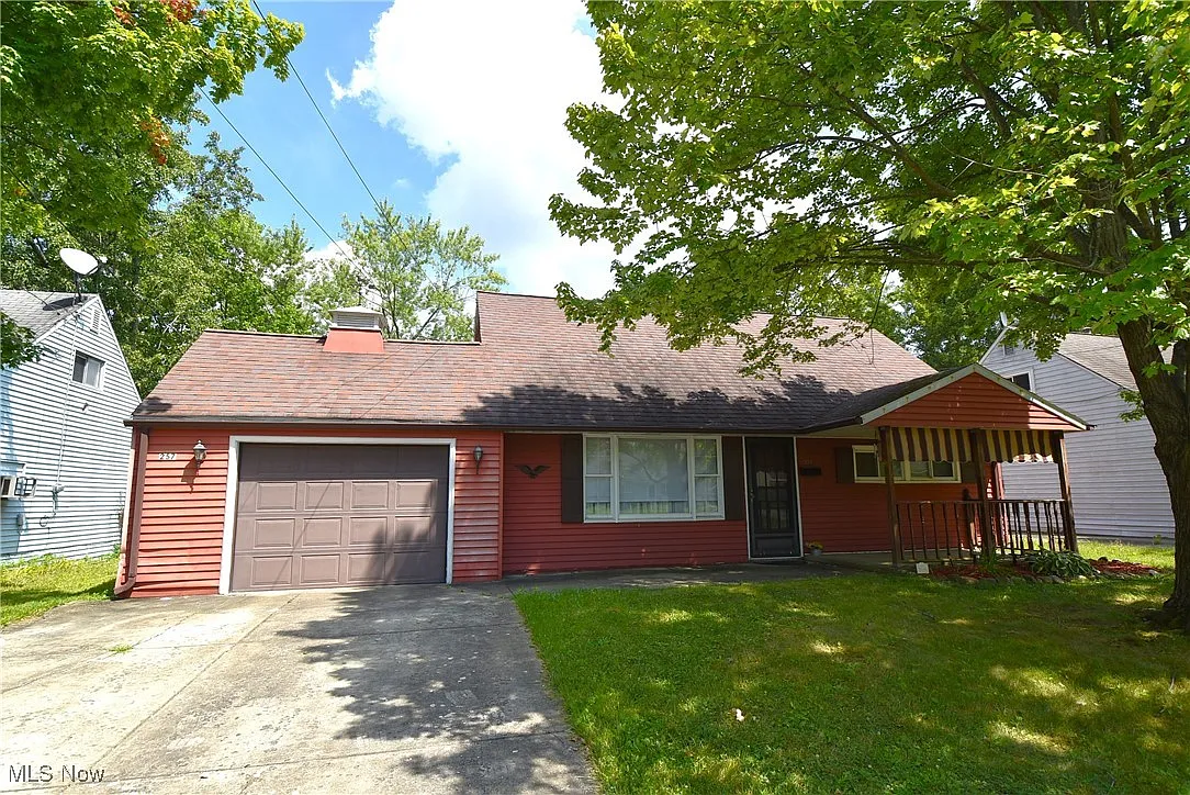 257 Idlewood Rd photo 1