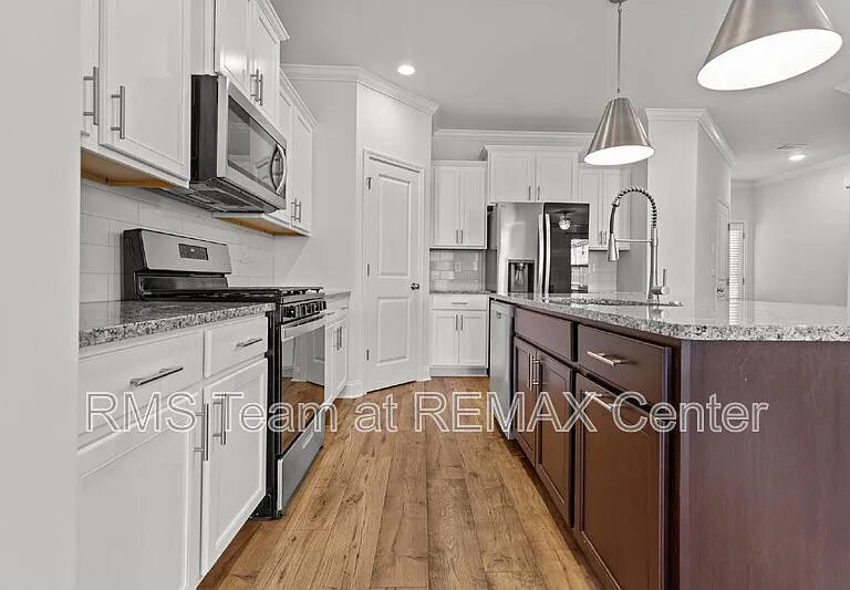 5125 Hillington Way — Photo 8
