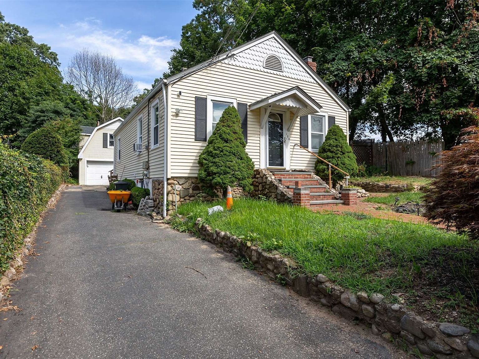 123 Winding Street, Huntington Station, NY 11746 Zillow