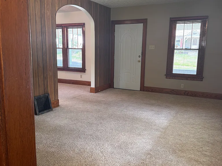 160 Fairview Ave — Photo 13