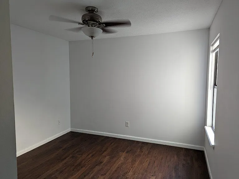 1349 Capri Dr — Photo 16