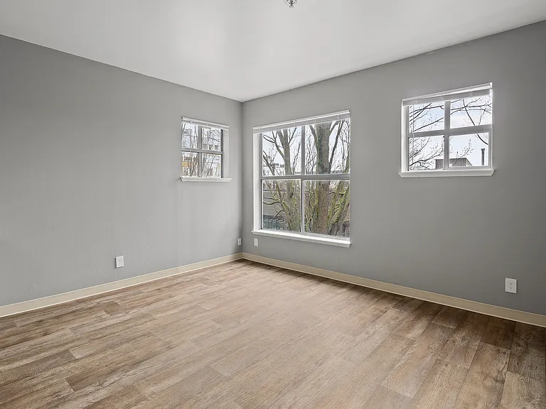 Ellis Court Apartments — Photo 40