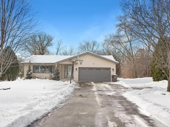 1525 South Calhoun ROAD, New Berlin, WI 53151