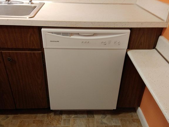 New dishwasher, never used.