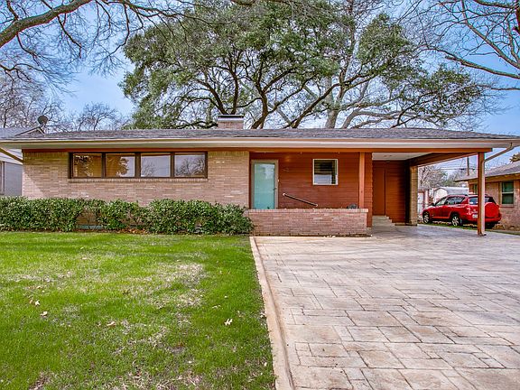 4311 Skillman is an award-winning architect-designed midcentury modern home