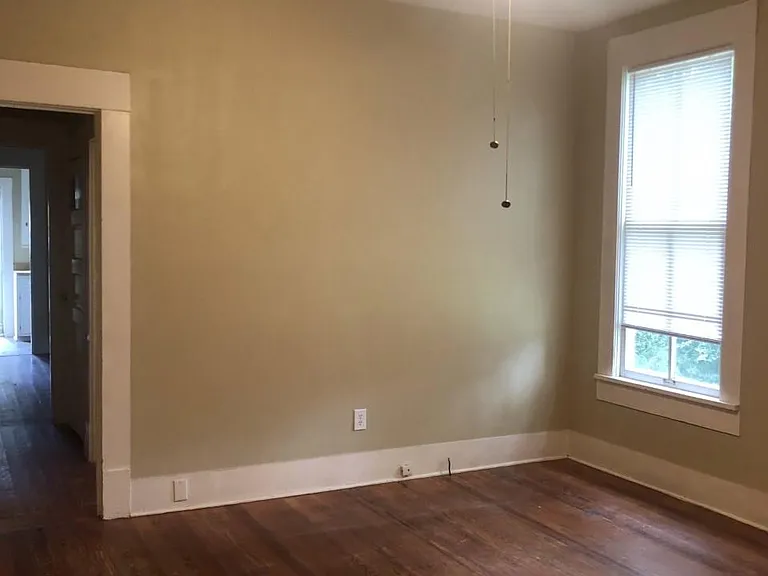 910 Jefferson St — Photo 5