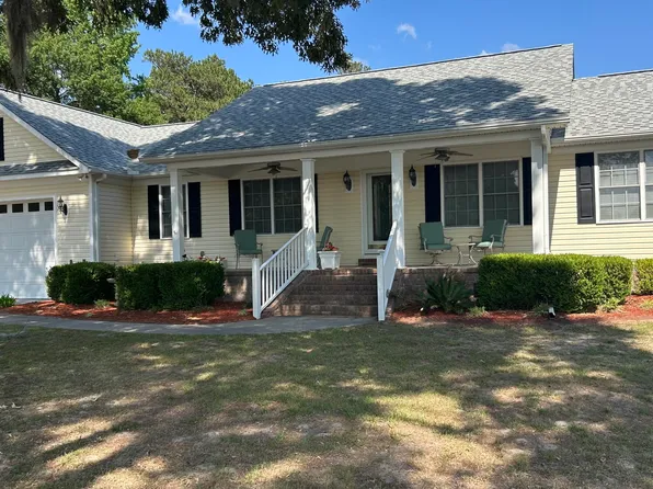 1043 Lesesne Dr, Manning, SC 29102