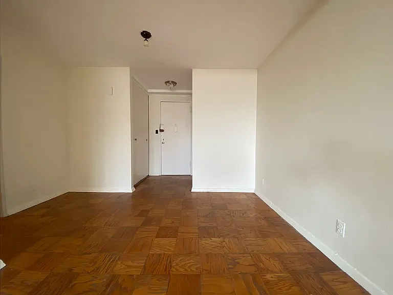 50 Brighton First Rd #5G — Photo 3