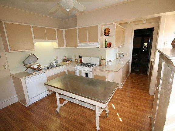 4th image of 784 Laurel Ave #2