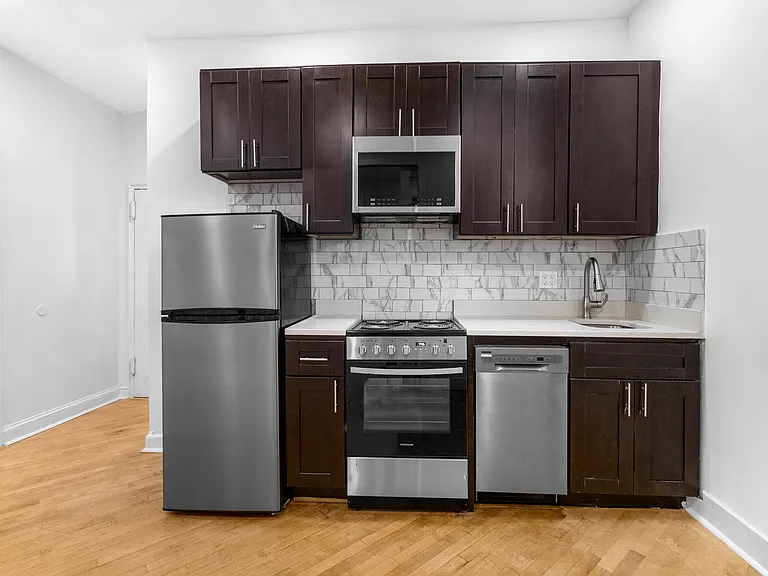 334 E 94th St #5C — Photo 3