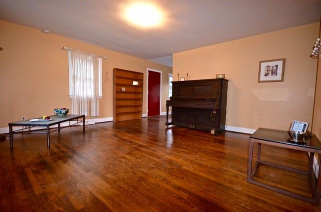 1st image of 3325 Mossdale Ave