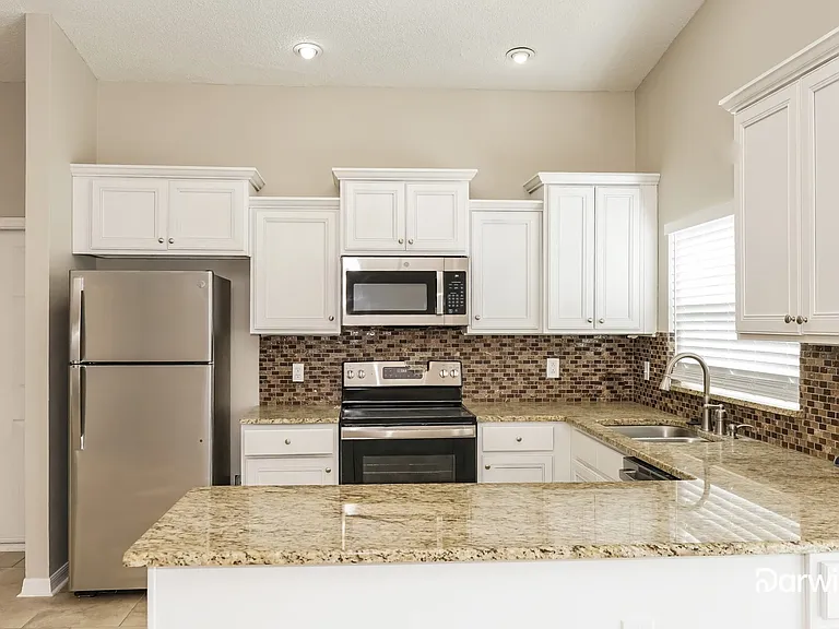 1504 Cougar Ct — Photo 3