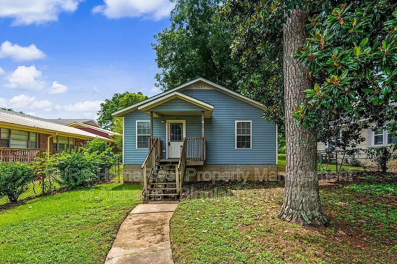 621 Bell Ave