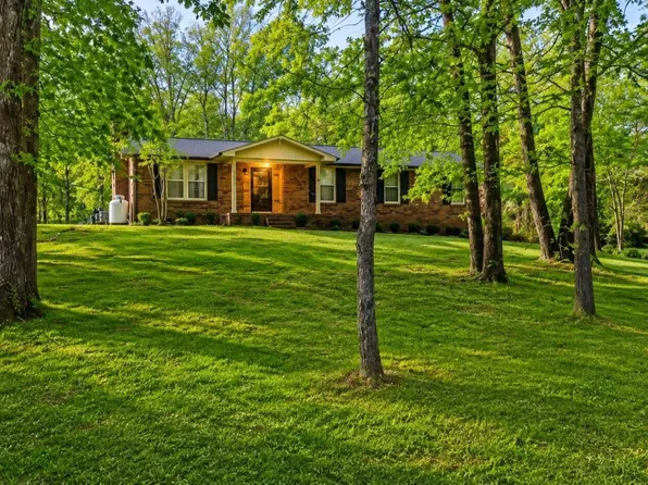 7311 Henry Dr, Fairview, TN 37062