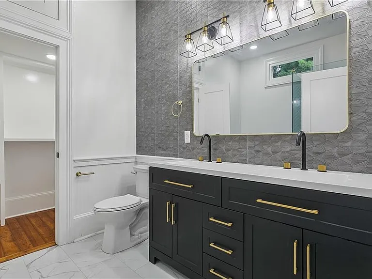 1421 Spain St — Photo 15