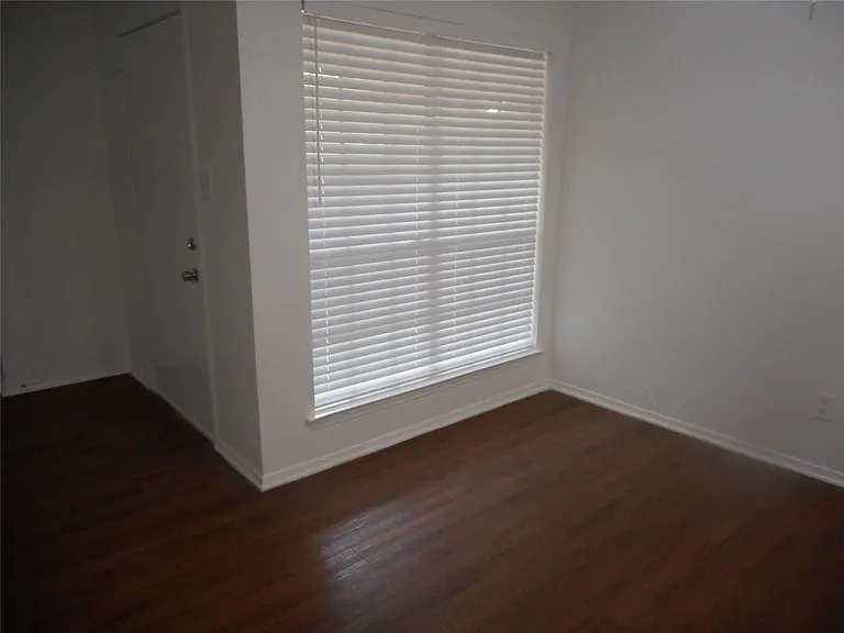 900 Milby Rd — Photo 14