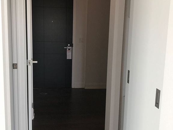 3rd image of 98 Lillian St #Penthouse 3316