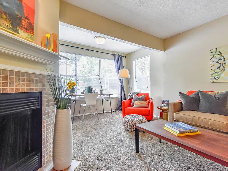 Riverset Apartments — Photo 11