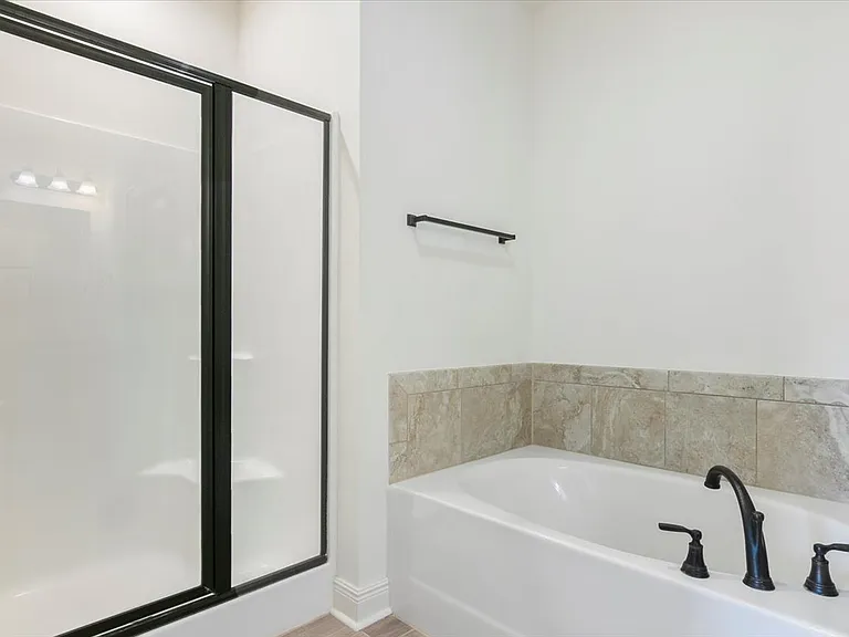 1013 Cypresswood — Photo 18