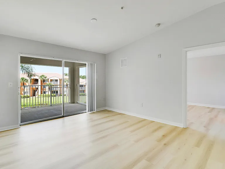 121 SW Palm Dr #306 — Photo 38
