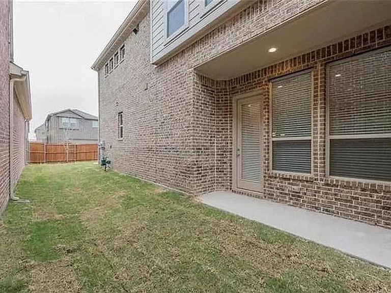 3724 Cobblecreek Dr — Photo 5