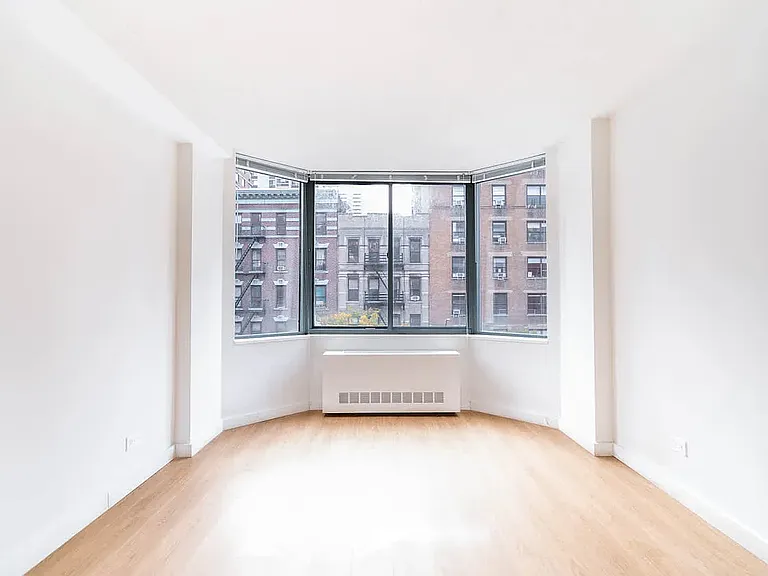 750 Columbus Ave #2F — Photo 23