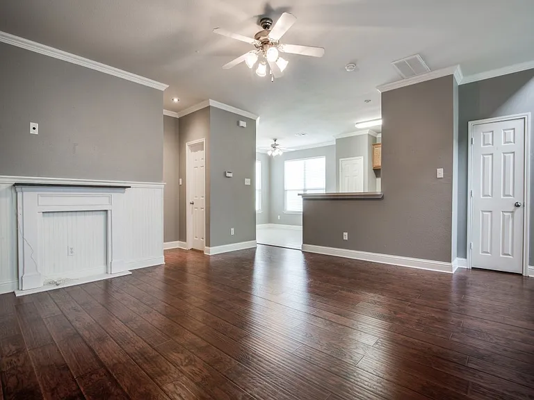 10120 Cherry Hill Ln — Photo 3