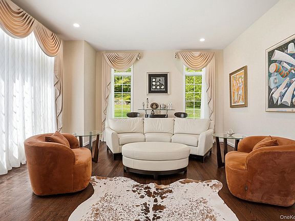 4th image of 14 Wyche Way