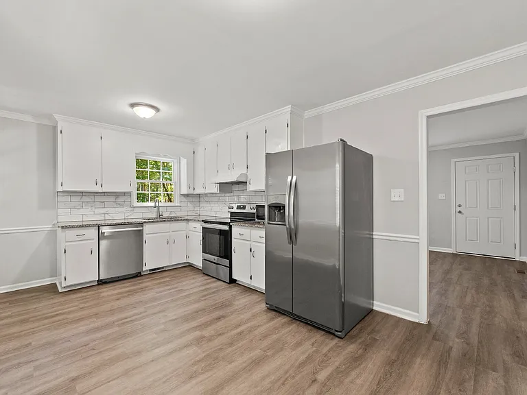 3921 Bamburgh Ln — Photo 13