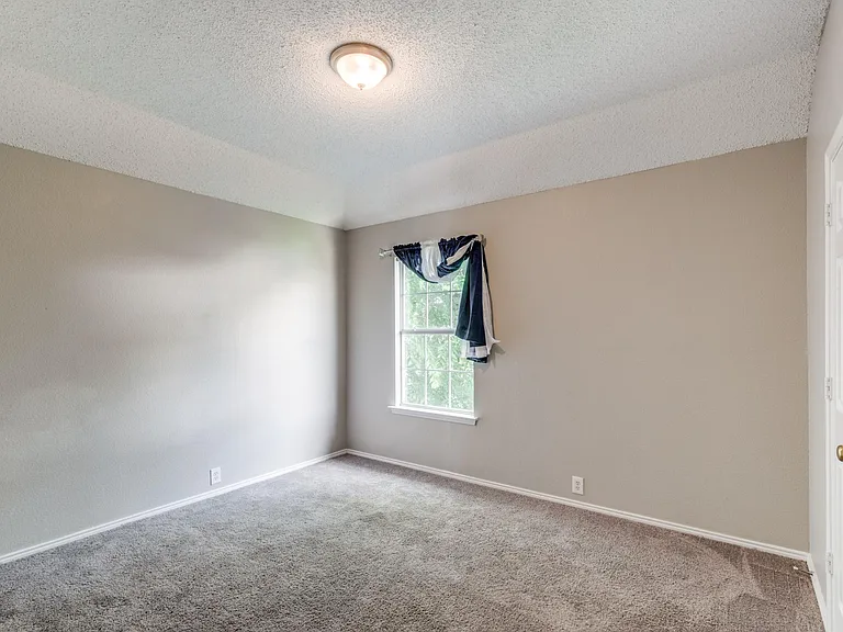 4713 Park Downs Dr — Photo 18