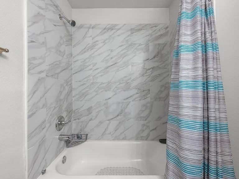 8013 N Alaska St — Photo 14