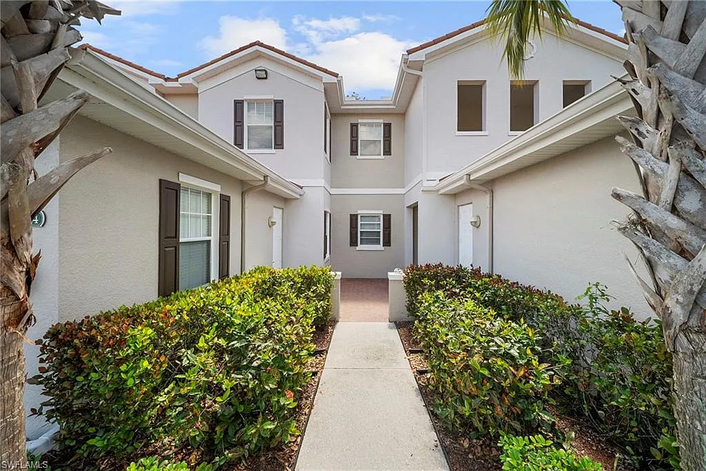 3 bed, 2.0 bath, 1659 sqft, $2,200 — Photo 2