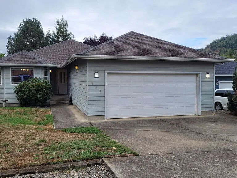 310 Village Dr — Photo 2