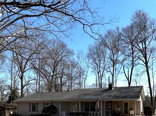 216 Webbs Creek Rd, Commerce, GA 30529