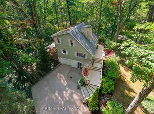 10257 Woodpark Ct, Lambton Shores, ON N0M1T0