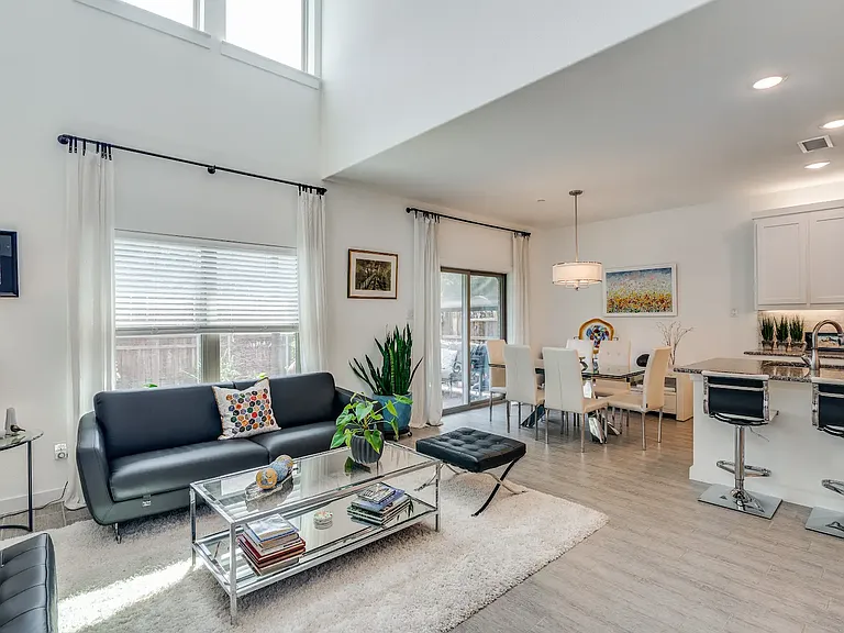 2724 Splendor Dr — Photo 6