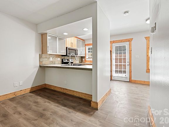 2nd image of 636 Chipley Ave APT 6