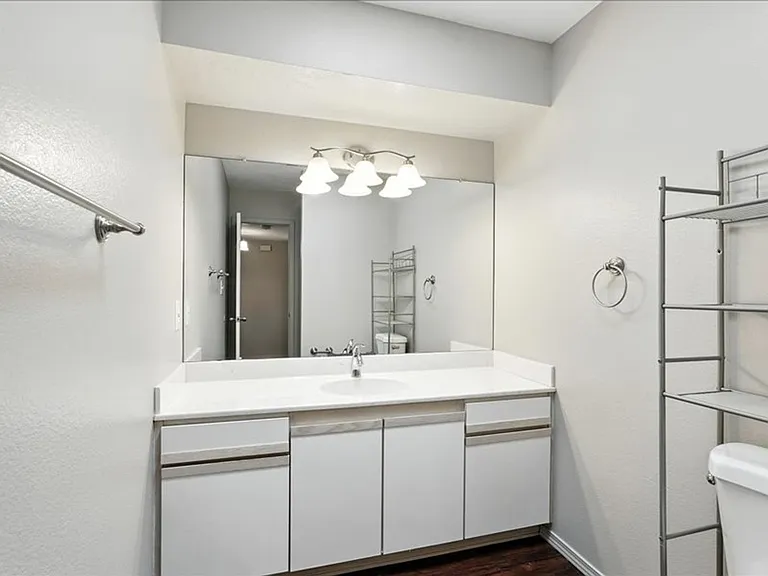 7901 Cockatoo Ln NE — Photo 21