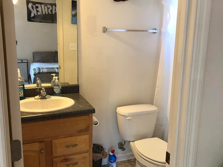 433 W Brevard St — Photo 16