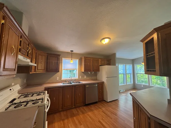 369 English Oak Ln #369, Whittaker, MI 48190