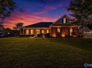 7004 Oak Creek Cir SE, Owens Cross Roads, AL 35763