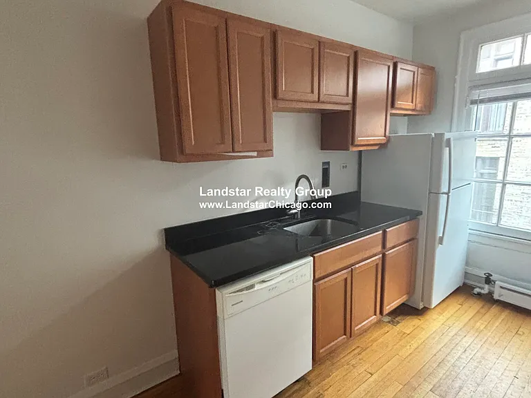 907 Elmwood Ave #3D — Photo 2