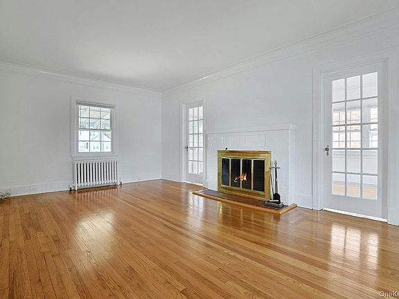 5th image of 54 Bowman Avenue