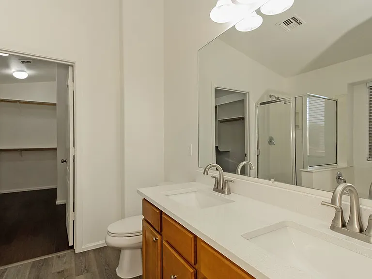 5541 W Wood St — Photo 11