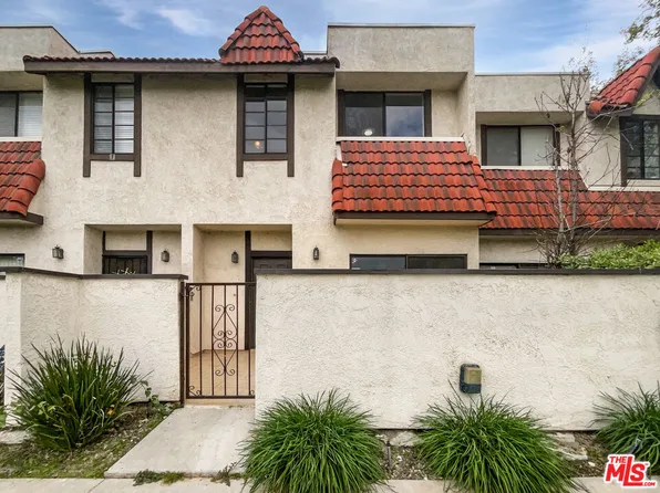 27616 Nugget Dr APT 5, Santa Clarita, CA 91387