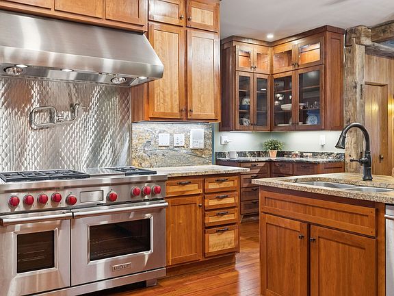 9th image of 1374 Peter Pond Rd